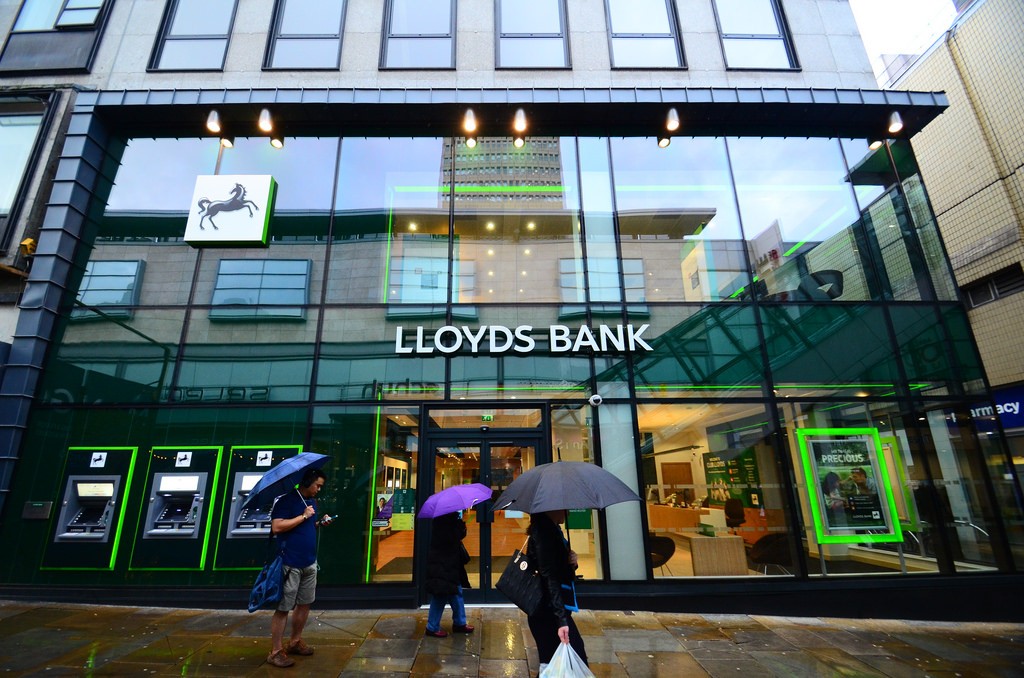 Noel Edmonds escalates Lloyds Bank compensation battle via sardonic ad