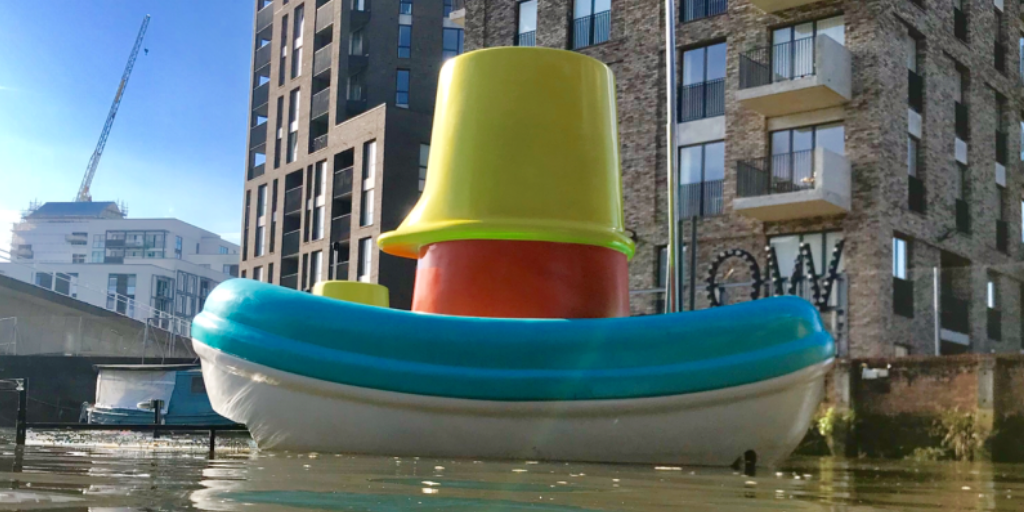Ikea Bath Boats Clear Trash From The Thames To Mark Sustainable Store